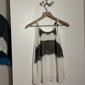 Eyelash lace keyhole chiffon tank